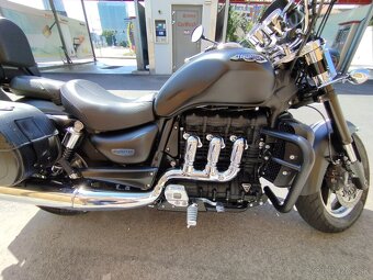 Triumph Rocket III Roadster - 3