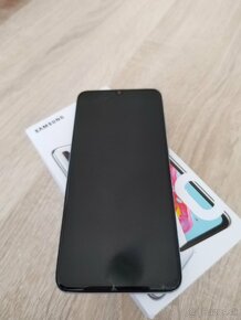 Predam samsung galaxy A70 plne funkcny prasknute skličko - 3