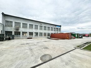 Prenájom betónová parkovacia plocha 800 m2, priemyselná zóna - 3