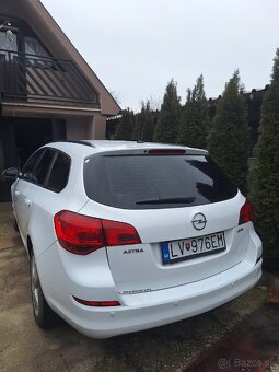 Opel Astra J sports tourer 1,7 Cdti 81kW r2011 - 3