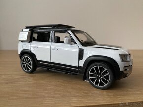 Land Rover Defender 110 - 1:32 (celokovovy model) - 3