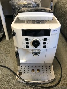 DELONGHI MAGNIFICA  ECAM 22.110 - 3