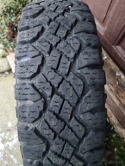 Goodyear wrangler duratrac R15 235 75 - 3