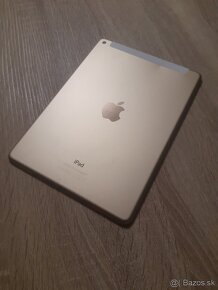 9.7" tablet iPad Air 2 Gold/ 64GB Super stav - 3