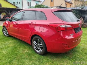 Hyundai i30 comdi 1.6 CRDI - 3