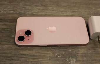 Predam iPhone 15 pink 128gb odblokovaní ako nový - 3