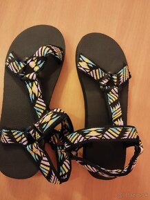 Nové ľahké sandálky na gumovej podrážke - 3