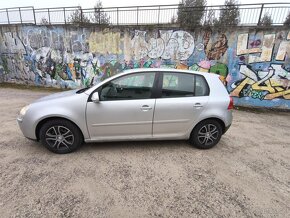 Volkswagen Golf 5 1.4 - 3