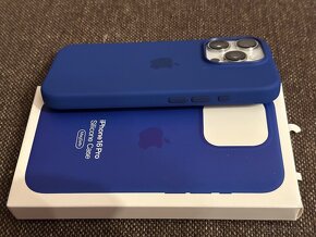 iPhone 16 Pro Silicone Case Ultramarine - 3