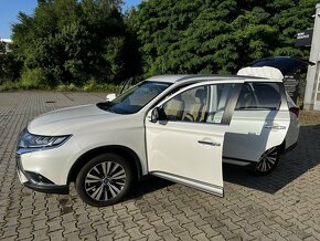 Mitsubishi Outlander 2.0 MIVEC Instyle+ 4WD CVT - 3