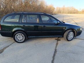 Skoda Octavia Combi 1.8 Turbo 4x4 Laurin & Klement - 3