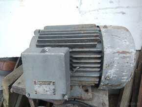 Predám motor 2.2 kw 960 ot. Za min. - 3