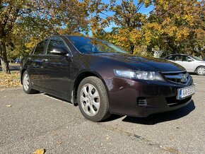 Honda Accord 2.0i - 3