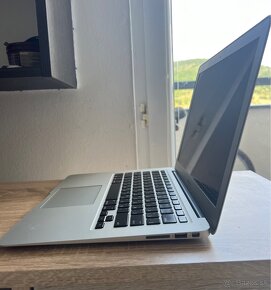 Apple MacBook Air "Core i5" 1.3 13" (Mid-2013) Specs - 3