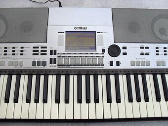 Yamaha PSR S550 - 3