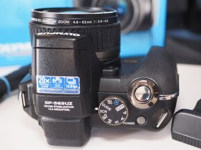 Olympus SP-565UZ s príslušenstvom . - 3