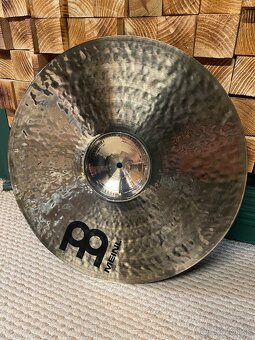 Meinl 20” Heavy Hammered Crash - 3