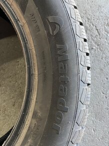 Predám zimné pneu 235/60R18 Nordica - 3