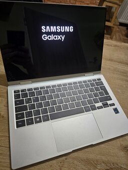 Ultratenky Samsung Galaxy Book pro 360 s otocnym OLED disple - 3