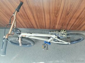 BMX BICYKEL GT - 3