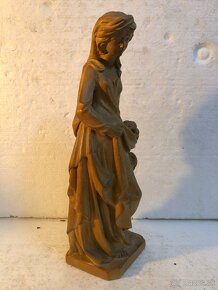 Stará krásna drevená socha Svätá Alžbeta - 3
