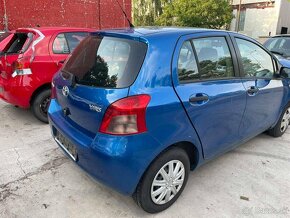 Rozpredam toyota yaris 1,0 - 3