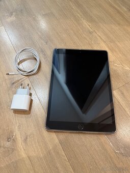 Apple iPad 8 32GB 10.2" (2020)+ sklo + nový obal-dobrý stav - 3