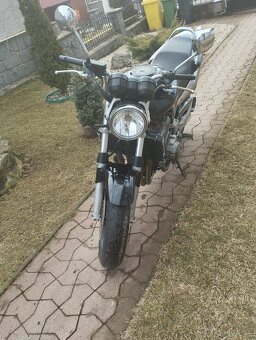 Honda Hornet 900 - 3