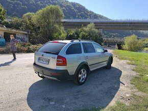 Škoda octavia scout 2 4x4 2,0 tdi 103 kw BMM - 3