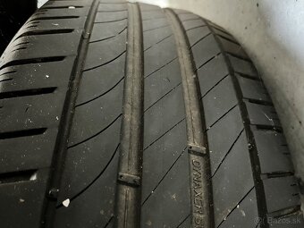 225/55 R18 - 3