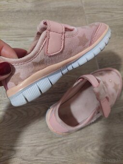 Shoes for baby girls size 20 - 3