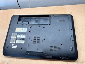 Predám pokazený notebook na náhradné diely zn.Acer 7736 - 3