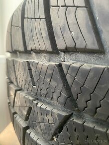 215/55 R17 94V - 3