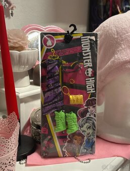 Monster High NIB fashion packy - 3