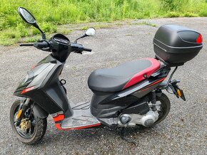 Aprilia sr 125 motard - 3