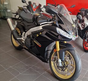 Aprilia RSV4 Factory - 3