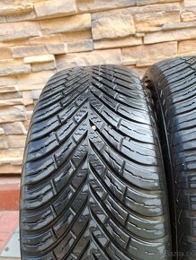 Celoročné pneu Vredestein 2ks/ Zimné pneu Nexen 2ks 185/55 - 3
