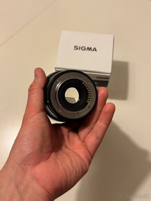 Sigma 56mm f/1.4 DC DN Contemporary pre Fujifilm X - 3