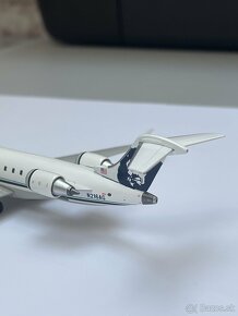 Bombardier CRJ700 Alaska Air 1:200 - 3