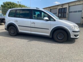 Volkswagen Touran Cross DSG 1T2 7 míst - 3