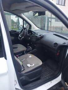 Ford tourneo courier - 3