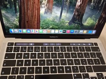 PREDÁM MacBook Pro (13-palcový, 2020) i5/16GB/500GB - 3