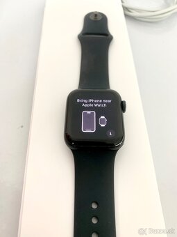 Hodinky Apple Watch SE 2022 - 3