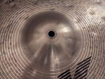 predám Zildjian K custom special dry crash 18" - 3