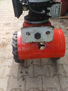 Predám rotavator Briggs&Stratton 5 konovy - 3