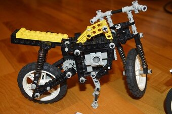 predam dve zriedkave zberatelske LEGO Technic motorky - 3