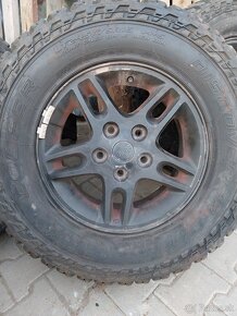 245/75 r16 grand cherokee WJ - 3