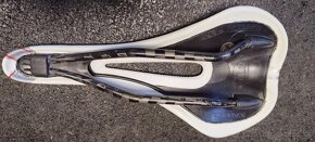 Selle Italia sedlo SLR Carbonio Flow - 3