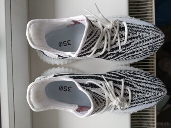 YEEZY 350 zebra - 3