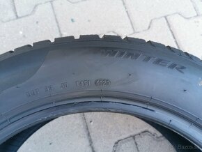 2ks_Pirelli Winter Sotto Zero 3 215/55 R17 94H - 3